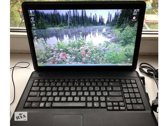 Ноутбук Lenovo G550 (в отличном состоянии).