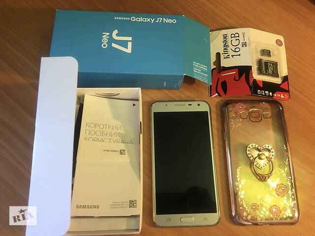 Продам б/у смартфон Samsung Galaxy J7 Neo без подряпин
