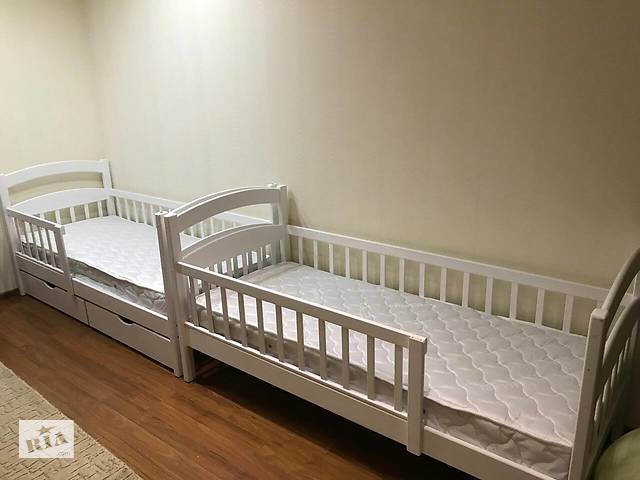 Кровать из дерева для детей Карина