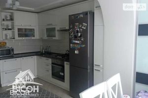 Продается 2-комнатная квартира 72 кв. м в Тернополе
