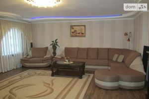 Продается 3-комнатная квартира 131 кв. м в Александрии