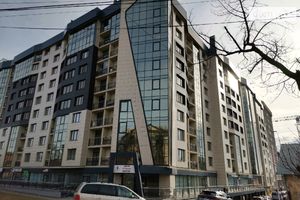Здається в оренду приміщення вільного призначення 261 кв. м в 11-поверховій будівлі