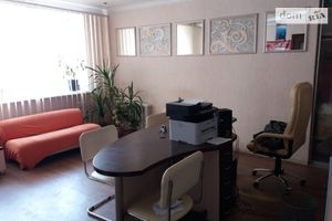 Здається в оренду офіс 25 кв. м в нежитловому приміщені в житловому будинку