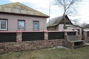 Продается одноэтажный дом 95 кв. м с беседкой