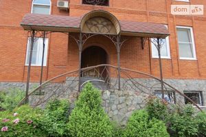 Продається будинок 3 поверховий 625 кв. м з терасою