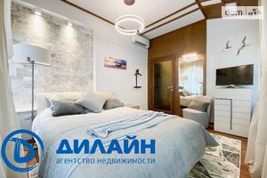 Продается дом на 2 этажа 358 кв. м с балконом