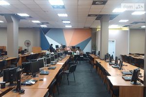 Сдается в аренду помещения свободного назначения 522 кв. м в 4-этажном здании