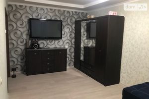 Продається 4-кімнатна квартира 83 кв. м у Рівному