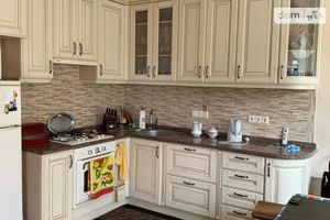Здається в оренду 8-кімнатна квартира 230 кв. м у Тернополі