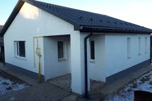 Продается одноэтажный дом 100 кв. м с беседкой