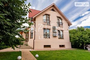 Продается дом на 3 этажа 240 кв. м с мансардой