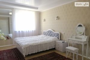 Продается 2-комнатная квартира 110 кв. м в Тернополе