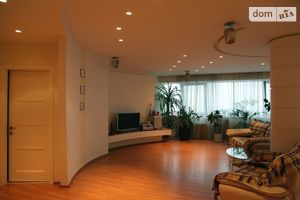 Продается 4-комнатная квартира 206 кв. м в Днепре