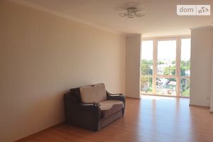 Продается 4-комнатная квартира 125 кв. м в Черновцах