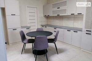 Продається частина будинку 74 кв. м з подвалом