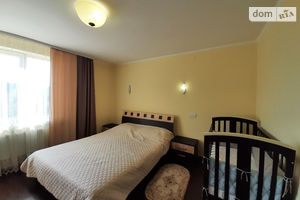 Продается 2-комнатная квартира 67.5 кв. м в Ивано-Франковске