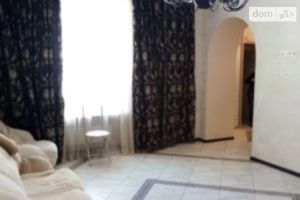 Продається 3-кімнатна квартира 76 кв. м у Одесі