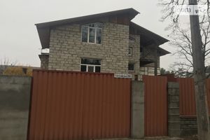 Продається частина будинку 207 кв. м з садом
