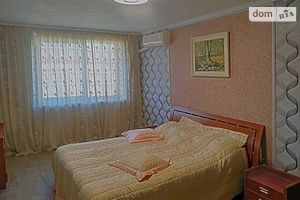 Продається 2-кімнатна квартира 71 кв. м у Хмельницькому