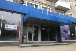 Здається в оренду торгове місце 370 кв. м в 6-поверховій будівлі