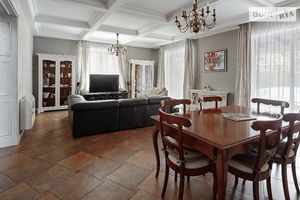 Продается дом на 3 этажа 375 кв. м с мебелью