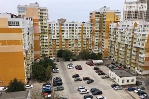 Продається приміщення вільного призначення 64 кв. м в 15-поверховій будівлі