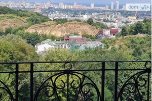 Продается 4-комнатная квартира 198 кв. м в Киеве