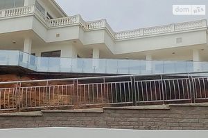 Продается дом на 3 этажа 1500 кв. м с бассейном