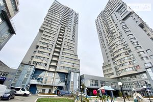 Продается 3-комнатная квартира 110 кв. м в Киеве