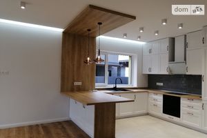Продается дом на 2 этажа 140 кв. м с гаражом