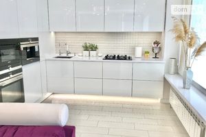 Продается 2-комнатная квартира 65 кв. м в Днепре