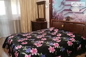 Продається 3-кімнатна квартира 95 кв. м у Одесі