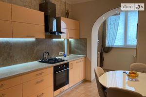 Продается 3-комнатная квартира 91.4 кв. м в Одессе