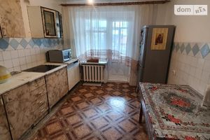 Продается 4-комнатная квартира 98 кв. м в Дублянах
