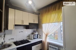 Продається 2-кімнатна квартира 43 кв. м у Чернігові