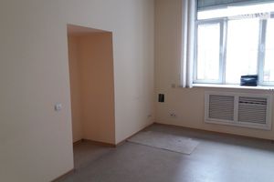 Продается кафе, бар, ресторан 348 кв. м в 5-этажном здании