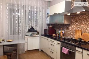 Продается 2-комнатная квартира 60 кв. м в Тернополе
