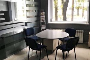 Продається офіс 81 кв. м в нежитловому приміщені в житловому будинку