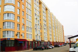 Продається офіс 80 кв. м в нежитловому приміщені в житловому будинку