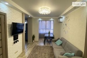 Продается 3-комнатная квартира 120 кв. м в Одессе