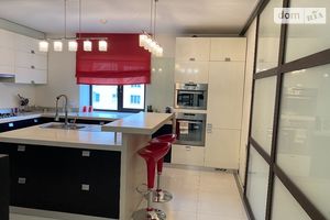 Продається 3-кімнатна квартира 114 кв. м у Хмельницькому