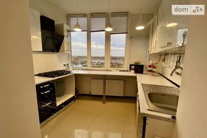 Продается 2-комнатная квартира 56 кв. м в Днепре