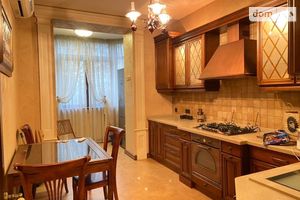Продается 3-комнатная квартира 95.8 кв. м в Одессе
