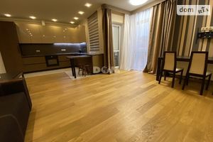Продается 3-комнатная квартира 107 кв. м в Киеве