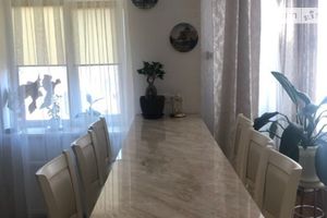 Продається 2-кімнатна квартира 72 кв. м у Одесі