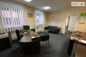 Продається офіс 90 кв. м в нежитловому приміщені в житловому будинку