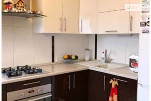 Продается 4-комнатная квартира 82 кв. м в Днепре