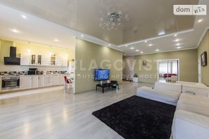 Продается 3-комнатная квартира 141 кв. м в Киеве