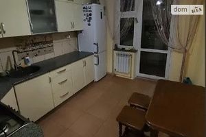 Продается 3-комнатная квартира 83 кв. м в Тернополе