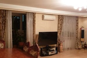 Продается 3-комнатная квартира 137 кв. м в Одессе